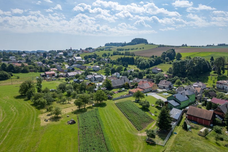 Prodej pozemků a garáže, 456 m2, Jedlí