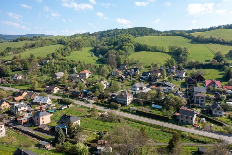 Prodej pozemku k bydlení, 1425 m2, Bušín