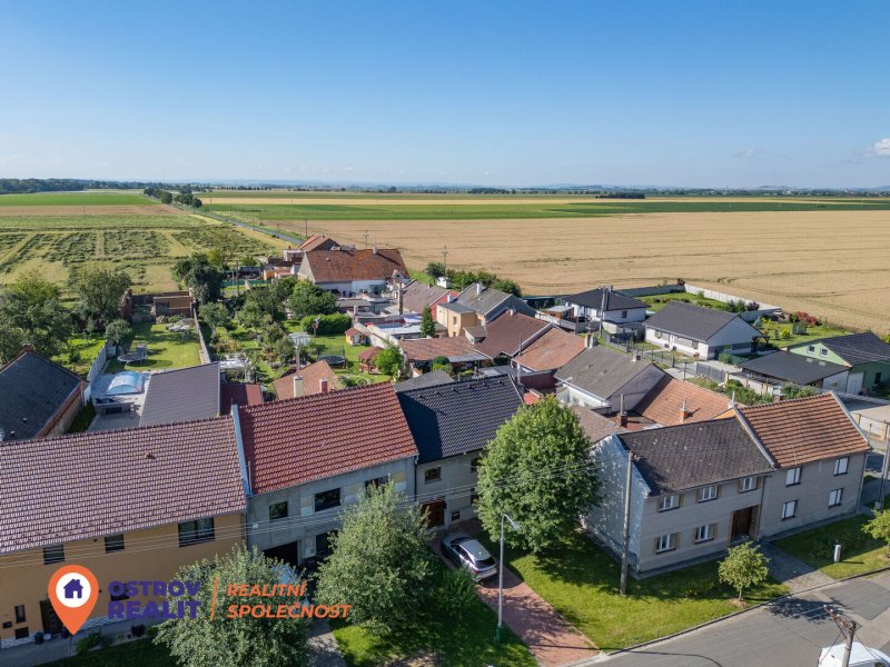 Prodej Rodinný dům 4+kk, 1049 m2, Štětovice