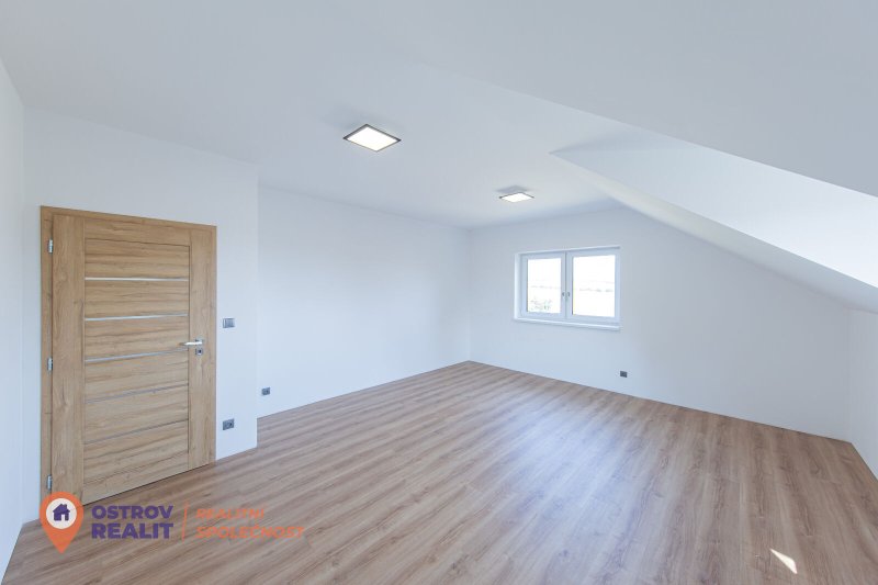 Prodej, Rodinný dům, 6+kk, 2 793 m², Lešany