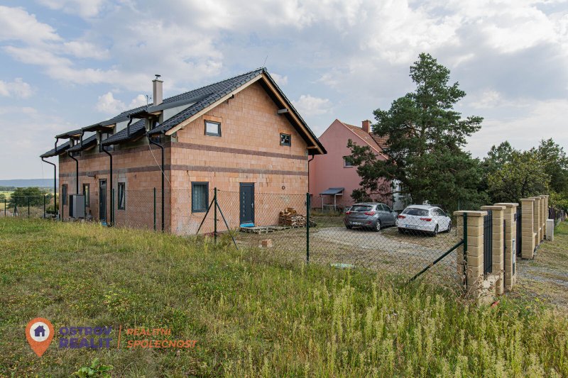 Prodej, Rodinný dům, 6+kk, 2 793 m², Lešany