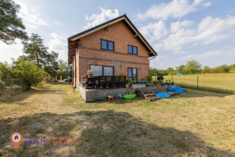 Prodej, Rodinný dům, 6+kk, 2 793 m², Lešany