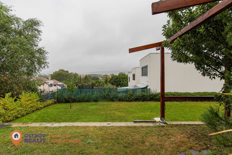 Prodej, rodinný dům 5+kk, garáží, stavební pozemek, 608 m², Vilapark Brodek u Prostějova