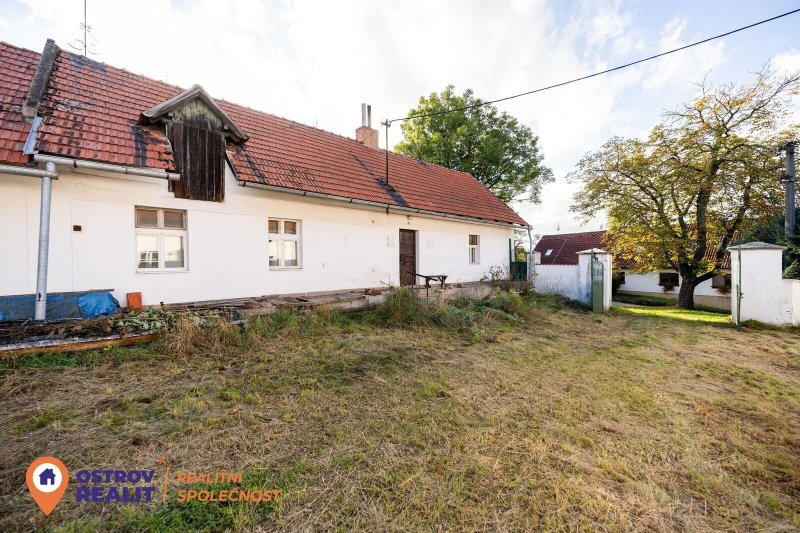 Prodej, zemědělská usedlost, pozemky 11145 m2, Chlum