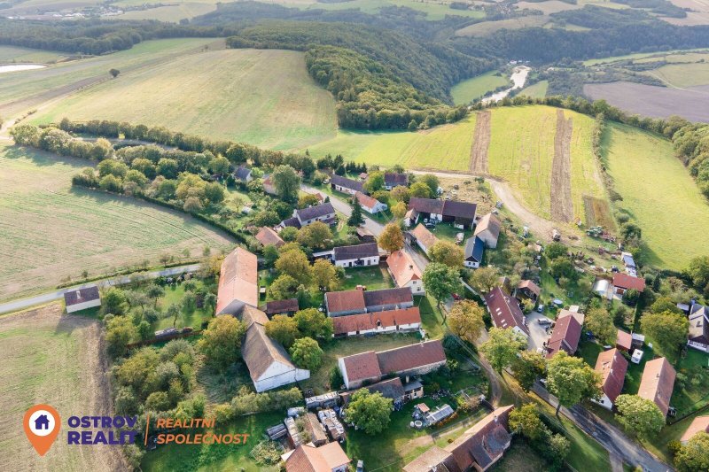 Prodej, zemědělská usedlost, pozemky 11145 m2, Chlum